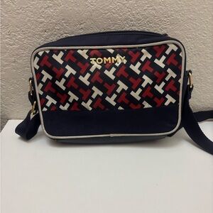Tommy Hilfiger Women's Navy and Red Crossbody Bag